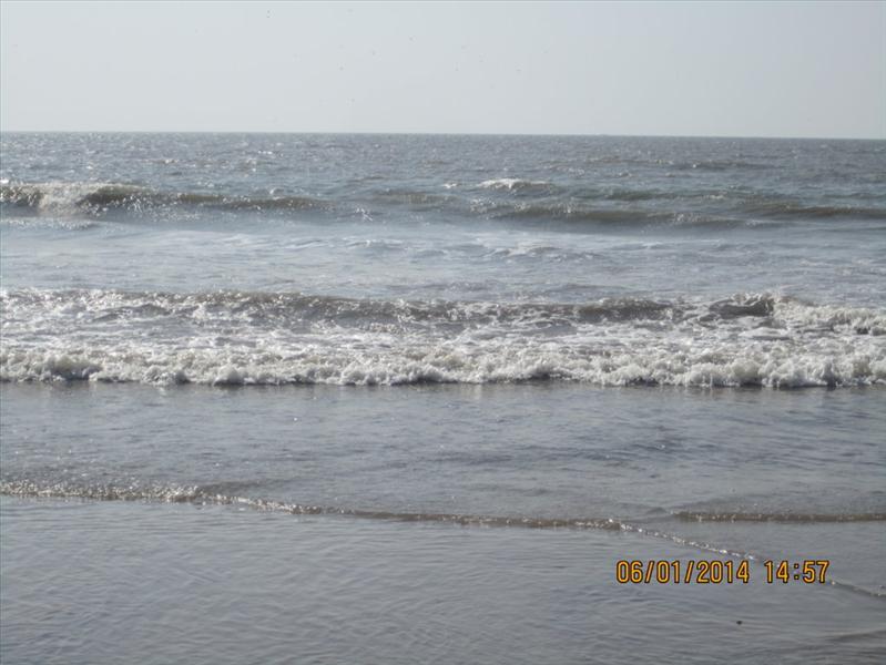 mumbai waves with my cam